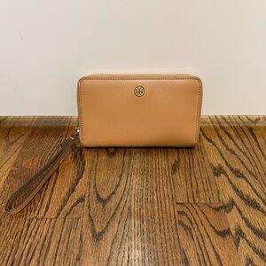 Tory Burch Beige/Tan Leather Zip Wristlet with Gold Logo